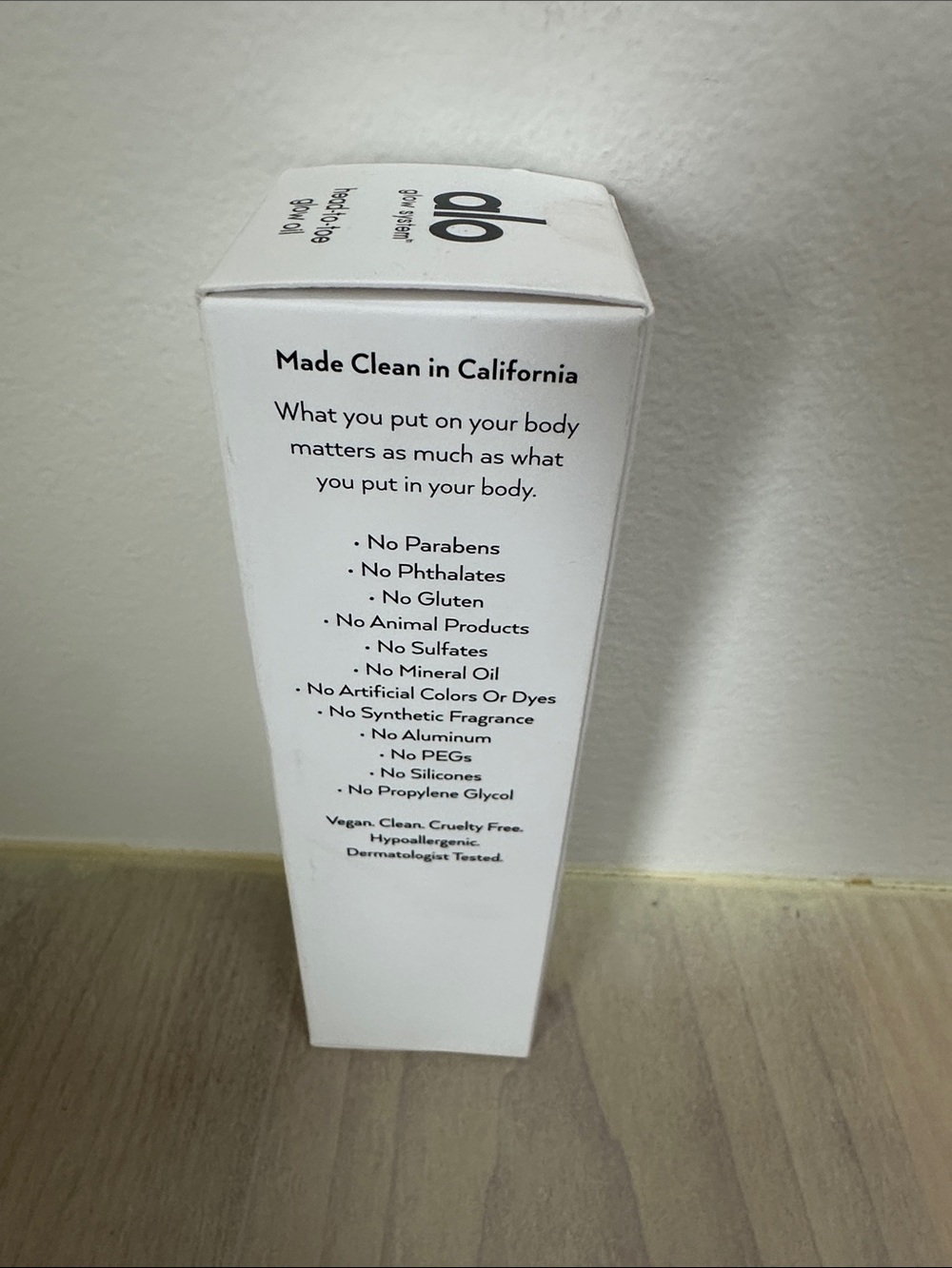 ALO Yoga Head-to-Toe Glow Oil - Full Size - Picture 3 of 5